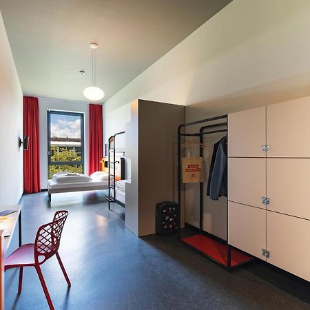 Meininger Hotel Geneve Centre Charmilles Екстериор снимка
